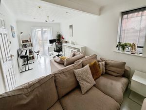 Lounge- click for photo gallery